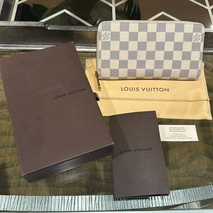 Louis Vuitton Damier Azur Zippy Wallet